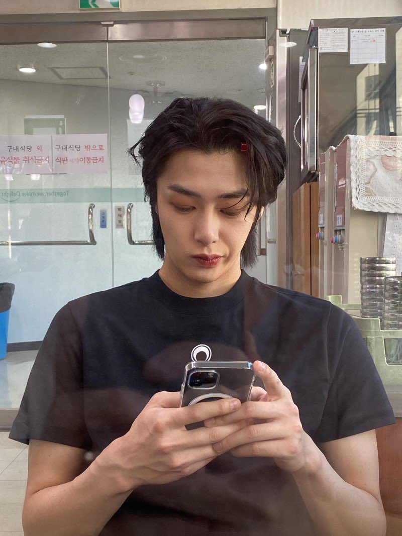 [잡담] 채형원 이거 어디에 뭐라고 뜬거얌? | 인스티즈