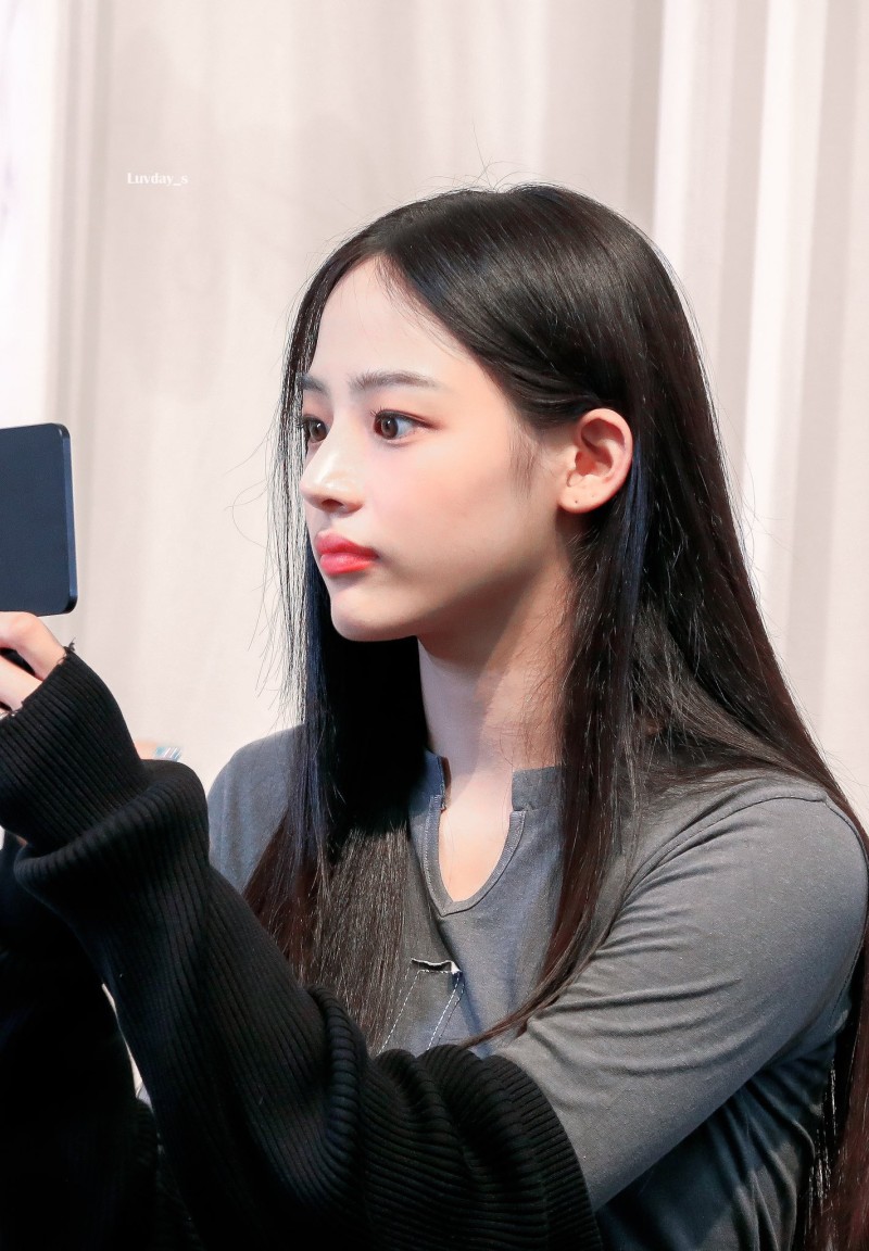 [잡담] 뉴진스 민지 어느 날이 더 레전드 같아?? | 인스티즈