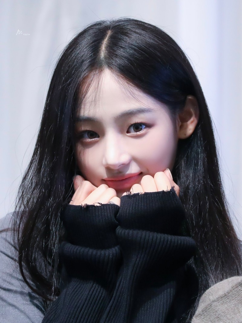 [잡담] 뉴진스 민지 어느 날이 더 레전드 같아?? | 인스티즈