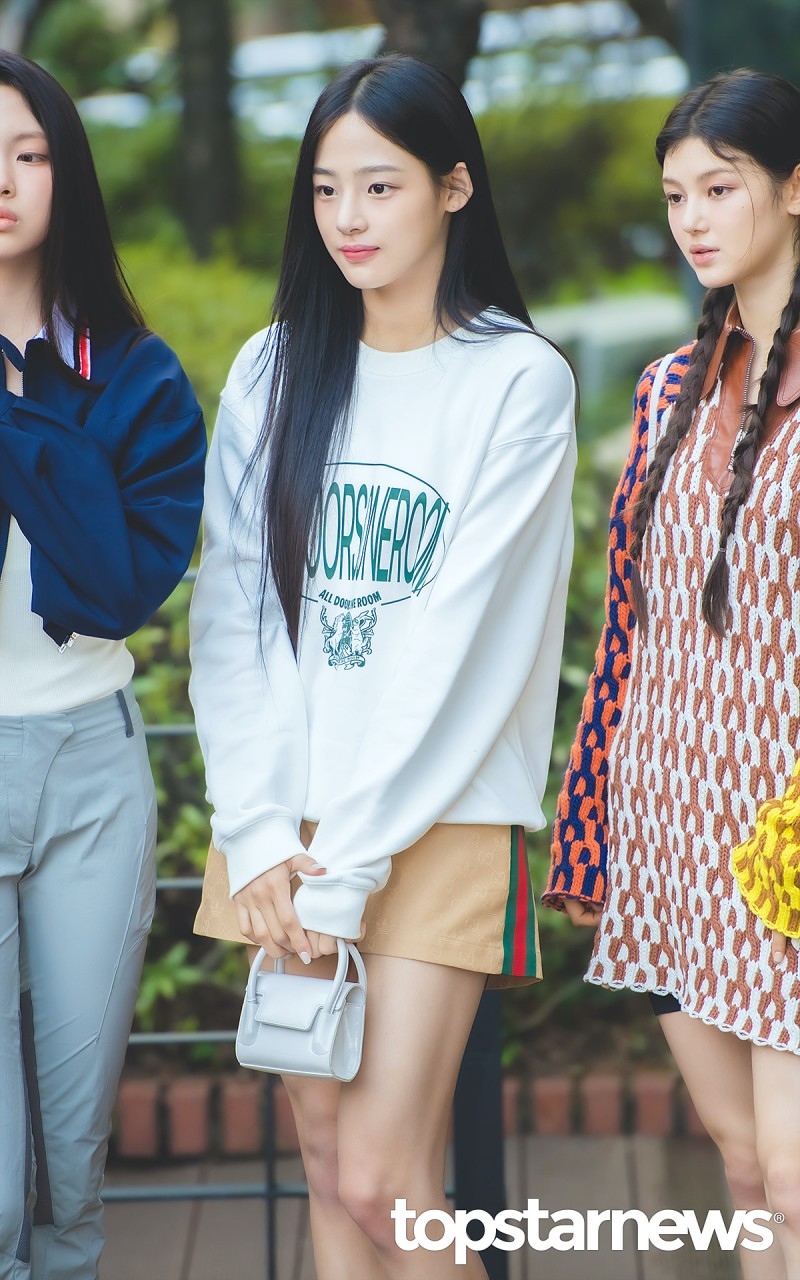[잡담] 뉴진스 민지 기사짤=팬아저 출근길 레전드 뭐가 더 취향이야?? | 인스티즈