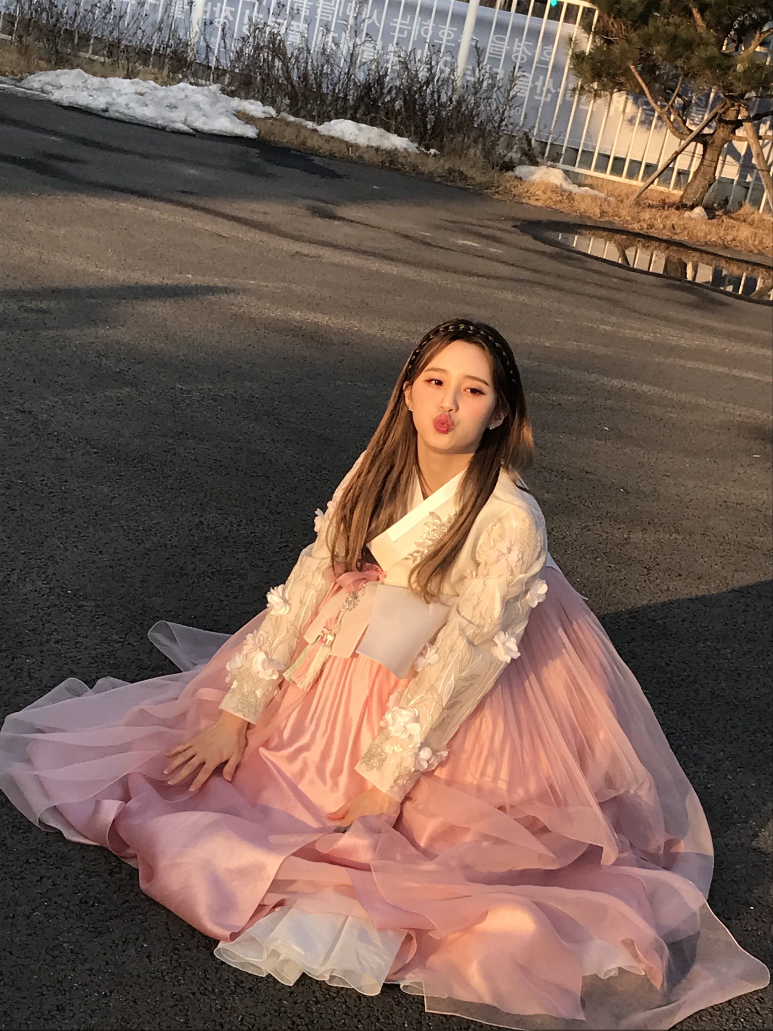 [잡담] 나영이가 입은 한복 진짜 너무 예쁘다 | 인스티즈