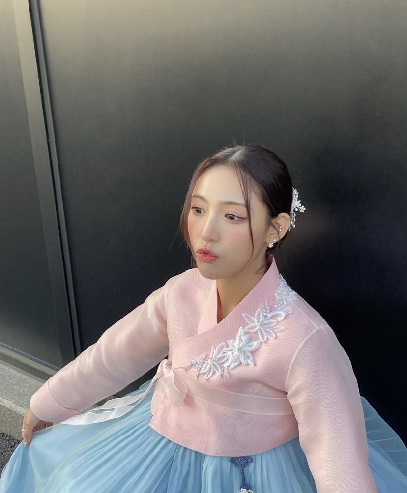 [잡담] 라잇썸 초원이 한복사진 예쁘다 | 인스티즈