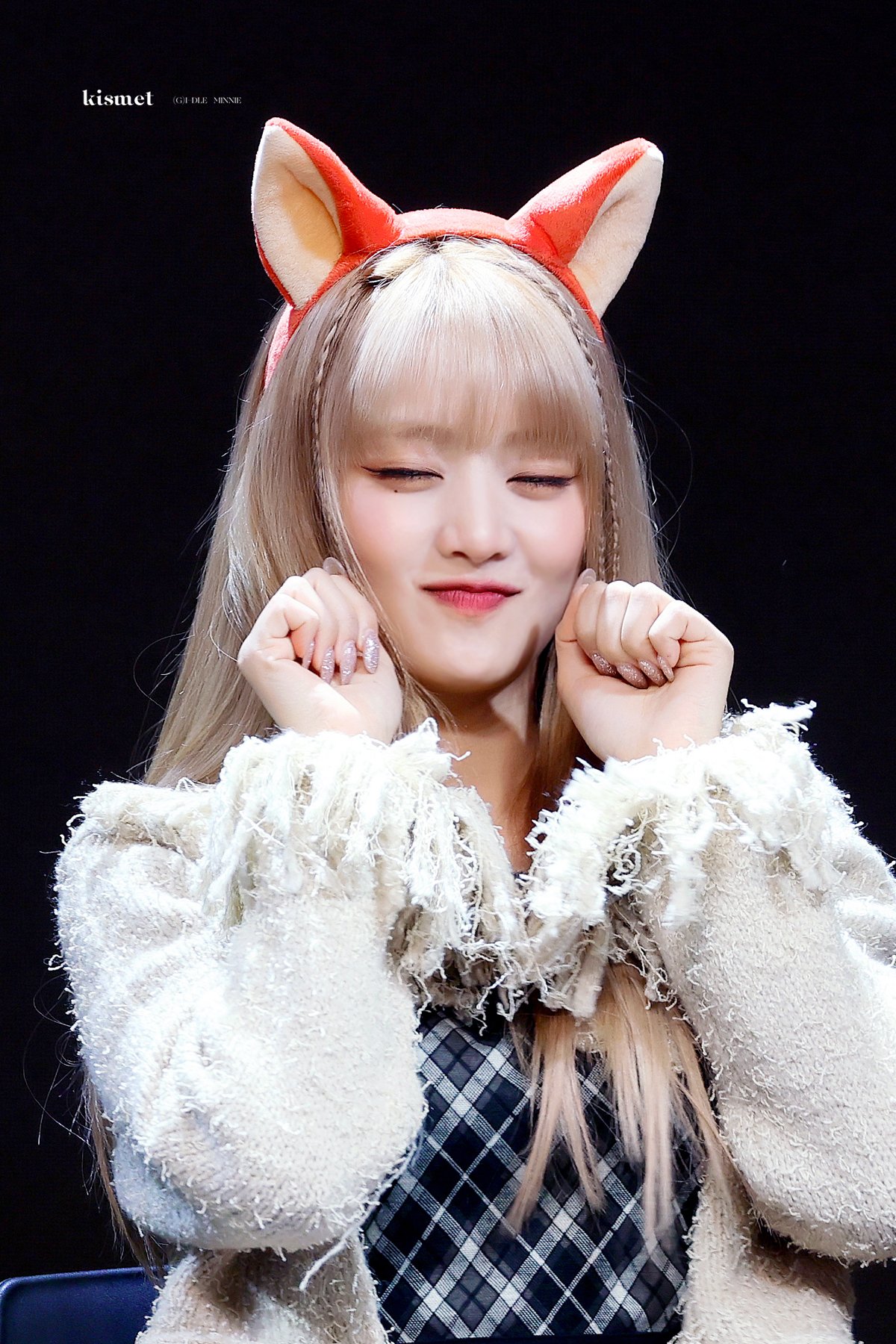 [잡담] 민니 머리에 뭐 쓰고 있으면 더 귀여워지는 거 같다ㅠㅠ | 인스티즈