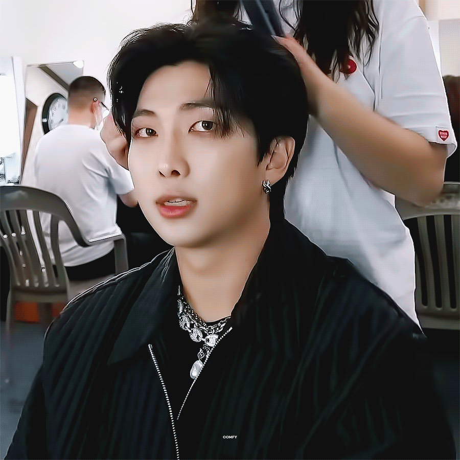[잡담] 방탄 알엠 이렇게 진한 눈화장 진짜 몇년만에 보는 기분 | 인스티즈