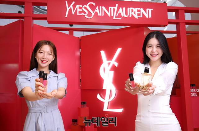익들아 나 어제 롯백 본점 갔는데 지하에서 네컷사진 공짜로 찍어주더라 | 인스티즈