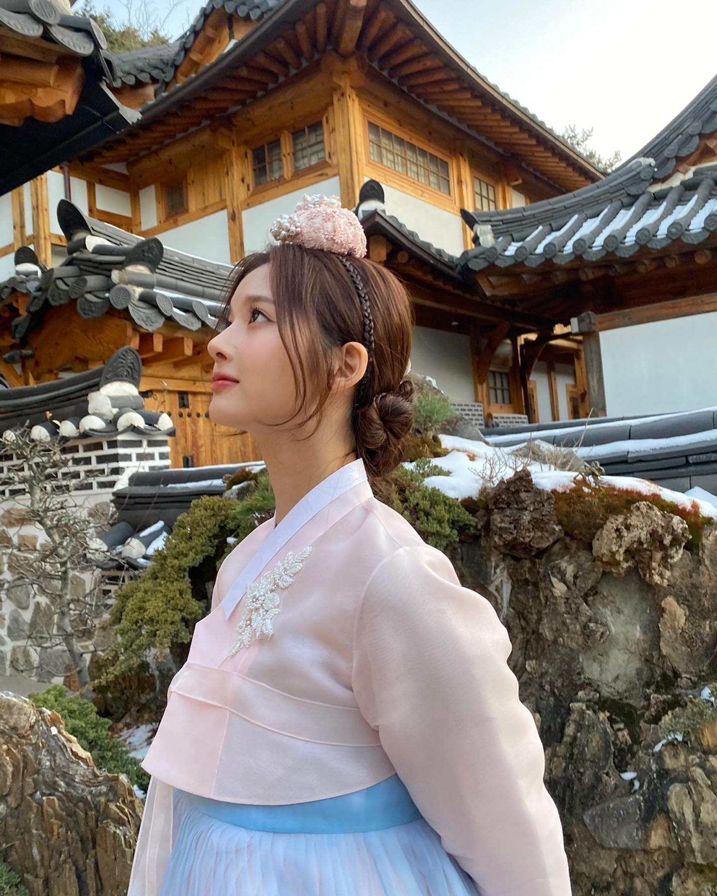 [잡담] 설윤 배경화면 사진 골라주라 | 인스티즈