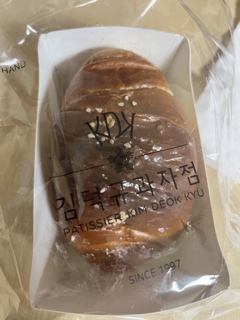 개미친 소금빵 먹었어 | 인스티즈