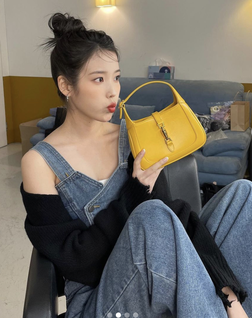 [잡담] 아이유 이 옷 어디걸까?? | 인스티즈
