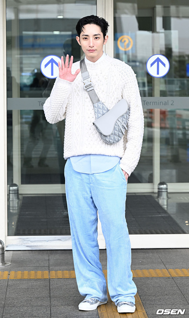 [잡담] 와 이수혁 진짜 겁나 잘생겼다 | 인스티즈