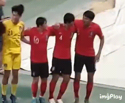 [잡담] 조규성이 자기야라고 부르는 정태욱ㅋㅋㅋㅋ이분도 뽀뽀사건으로 유명(?)했던 분이었네ㅋㅋㅋ | 인스티즈