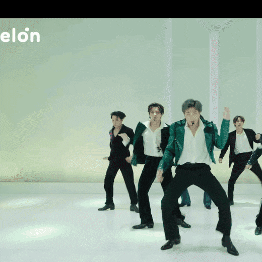 [잡담] 방탄 제이홉 이옷 잘못 입으면 아저씨 트로트 의상 될 것 같은데 | 인스티즈