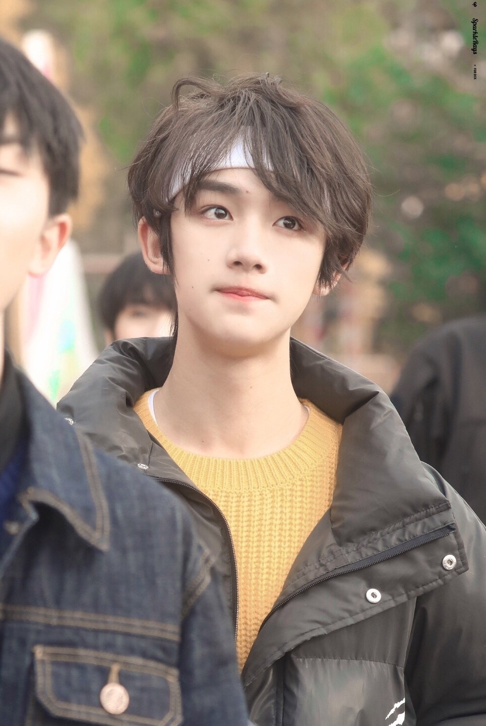 [잡담] 이분 누군지 알아? 아이돌 같은데 | 인스티즈