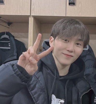 [잡담] 승관이 오늘 배구장 사진들 말갛고 뽀송뽀송 체대미 | 인스티즈