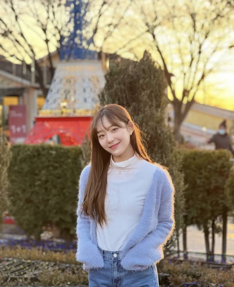 [잡담] 친 언니가 찍어 준 사진들이라는데 너무 예쁨 | 인스티즈