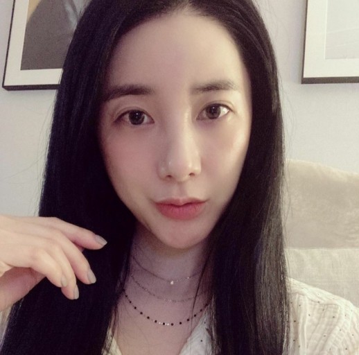 [잡담] 이 여자분 몇살처럼 보여? | 인스티즈