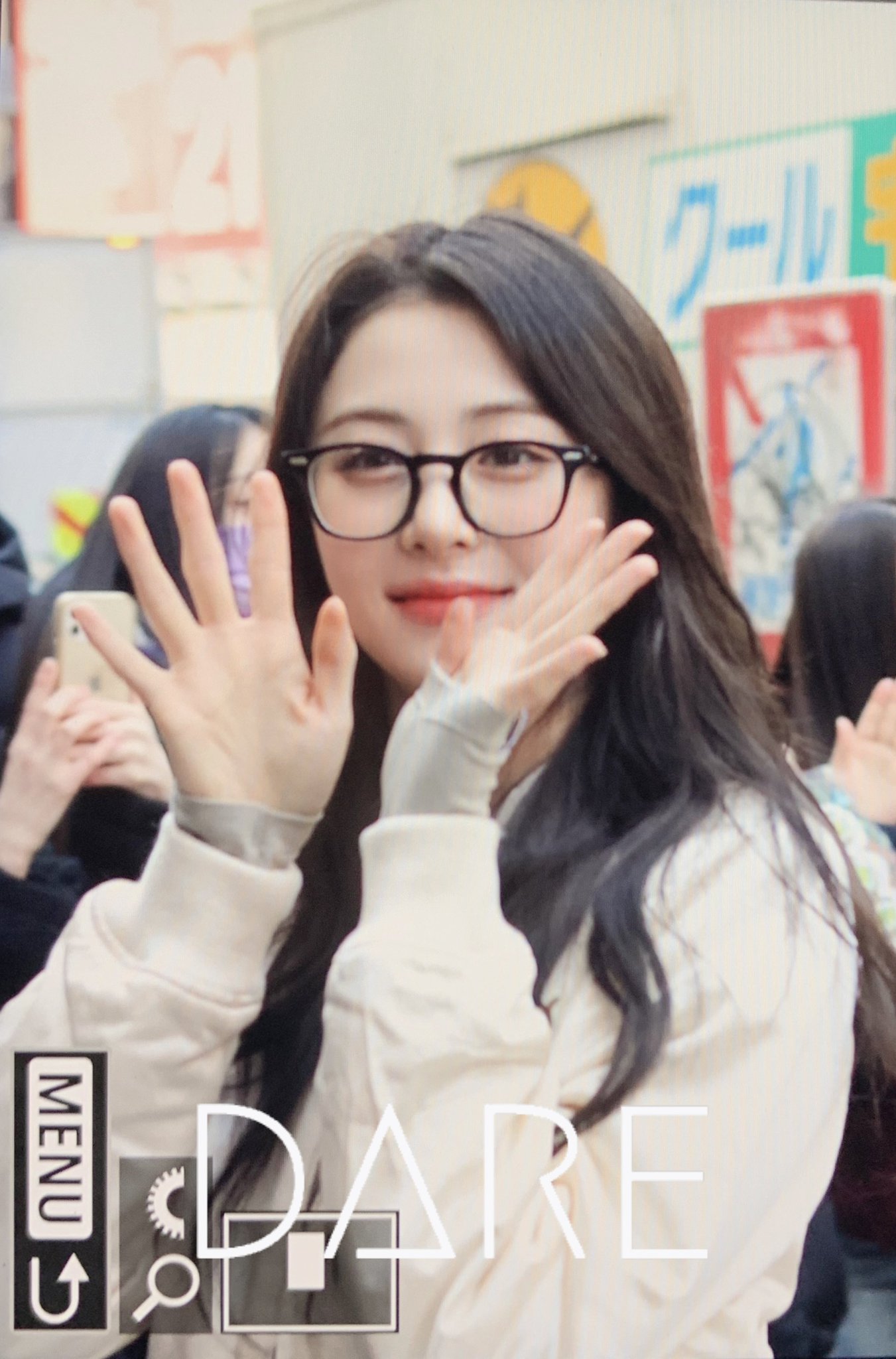 [잡담] 아니 허윤진 뿔테 안경쓴거 왜이렇게 좋냐 | 인스티즈