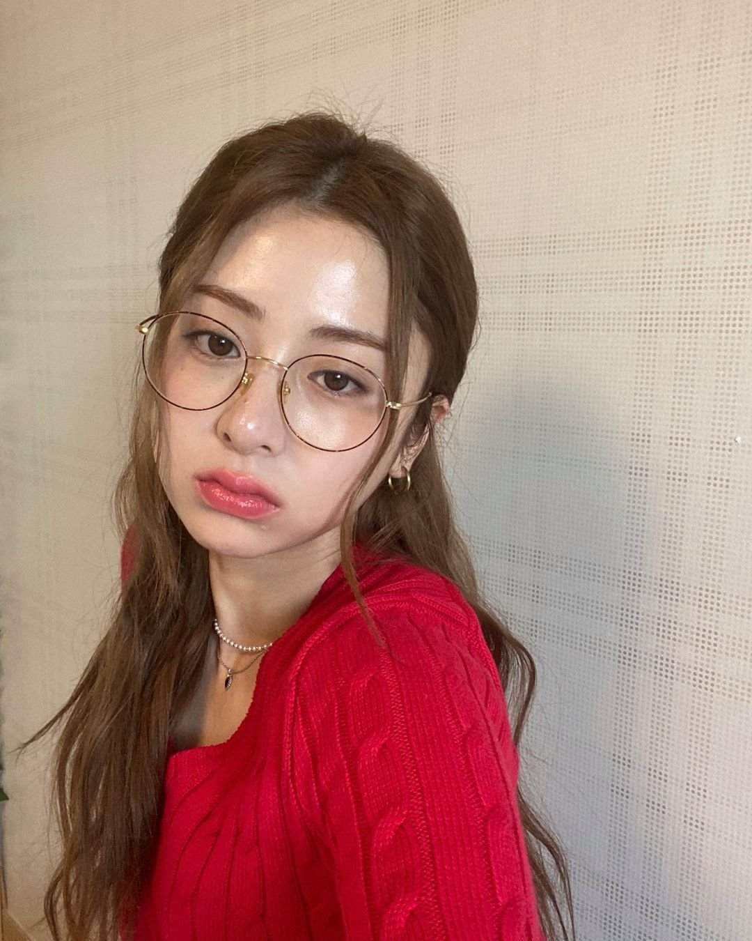 [잡담] 아니 허윤진 뿔테 안경쓴거 왜이렇게 좋냐 | 인스티즈
