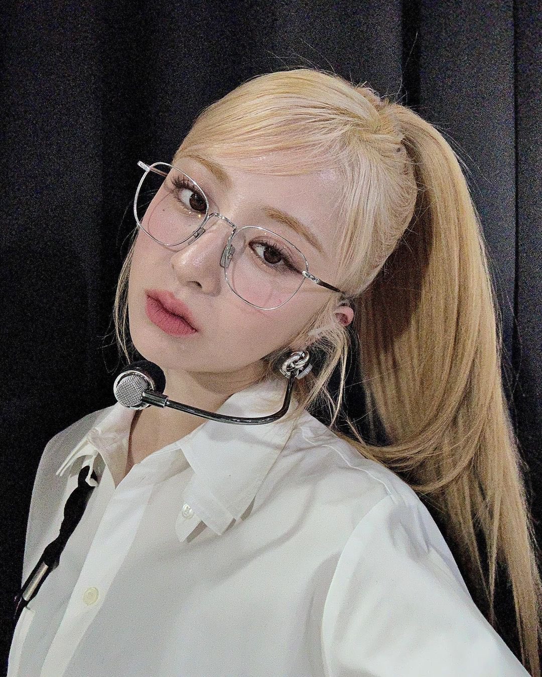[잡담] 아니 허윤진 뿔테 안경쓴거 왜이렇게 좋냐 | 인스티즈
