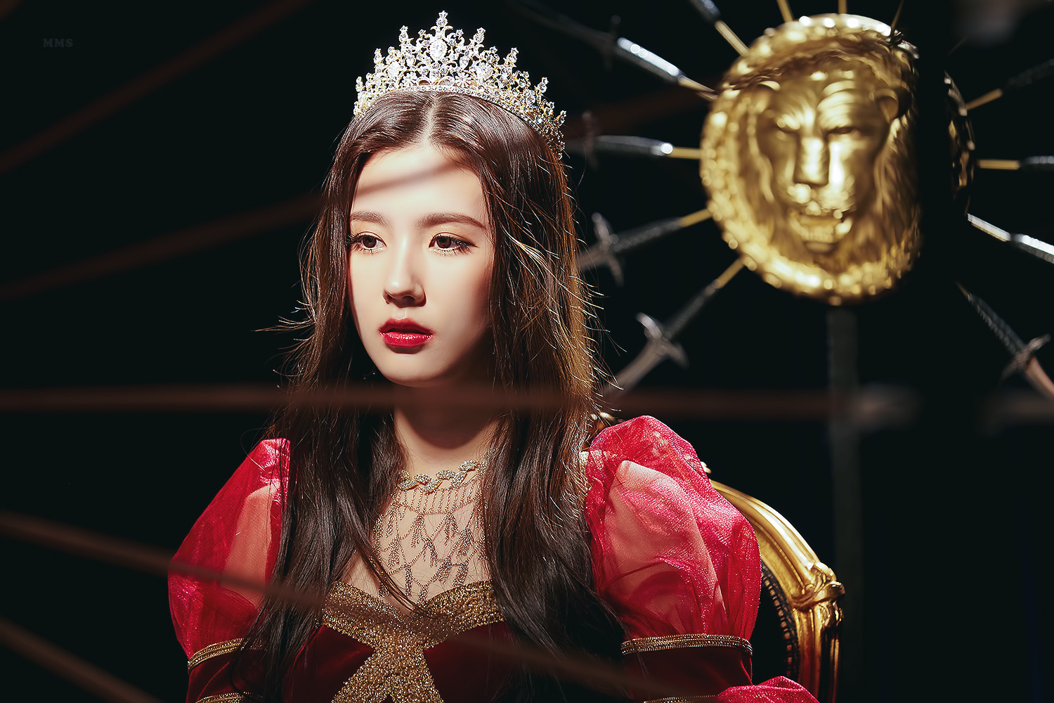 [잡담] 미연 lion 컨포는 진심 레전드임. 빨간드레스+왕관+어두운배경 | 인스티즈