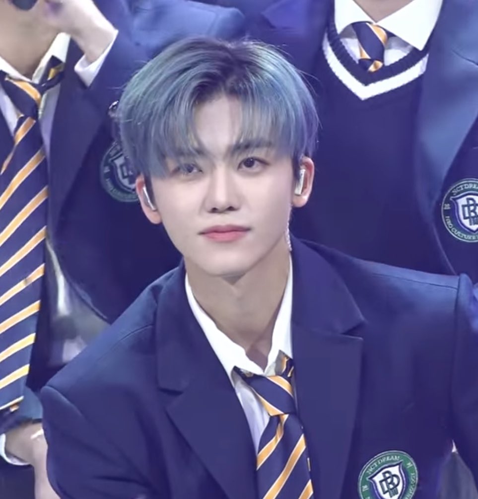 [잡담] 엔시티 지성 버퍼링 안무때 상체쪽 모자이크 처리 이거 안에 살 보여서 그런거야? 막내가 안에 아무것도 안 받쳐 입어서? | 인스티즈