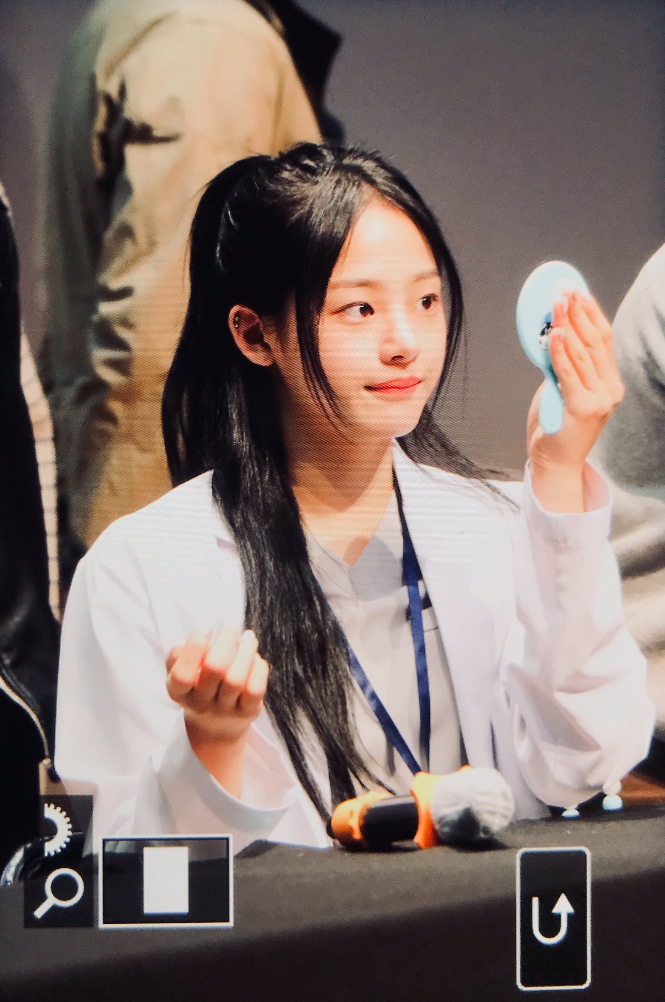 [잡담] 민지 강아지상의 청순한 얼굴에 피어싱이 너무 좋음... 그리고 엣티제 | 인스티즈