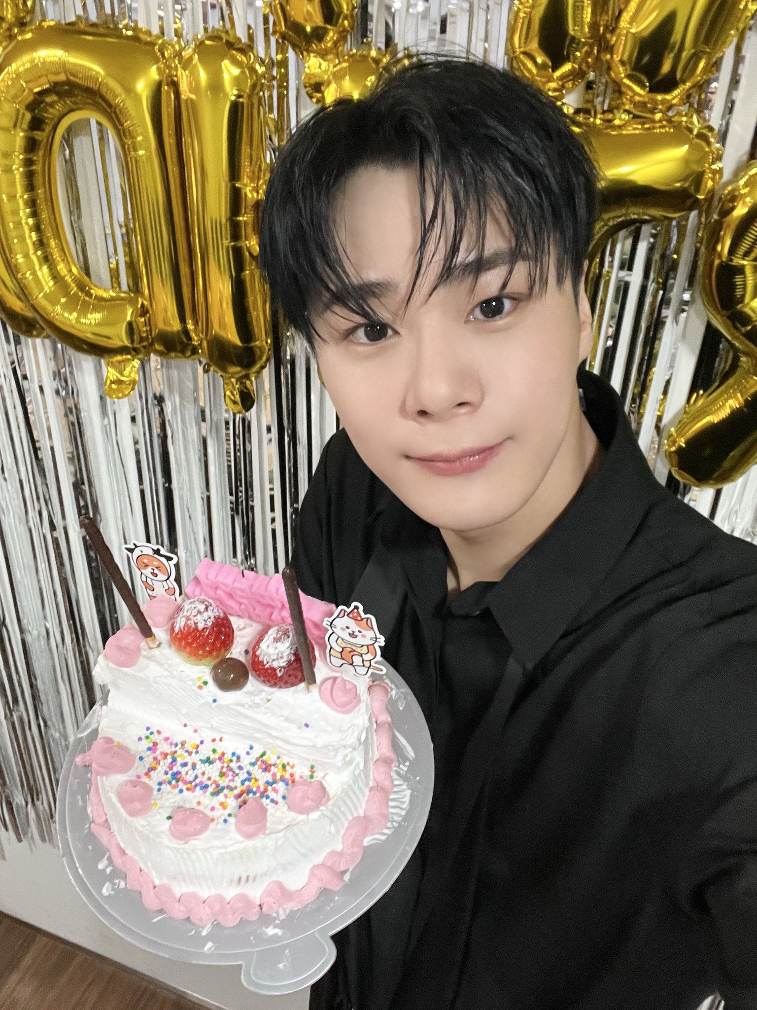[잡담] 문빈 생일 케이크 너무 귀여워 | 인스티즈