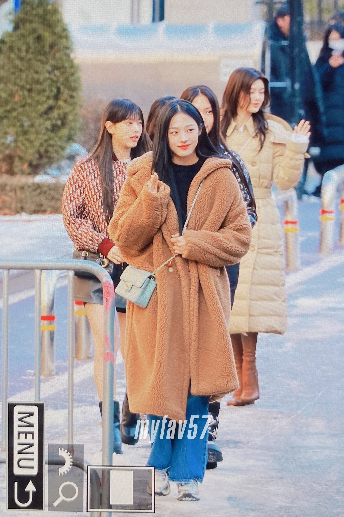 [잡담] 민지 오늘 진짜 곰이네 | 인스티즈