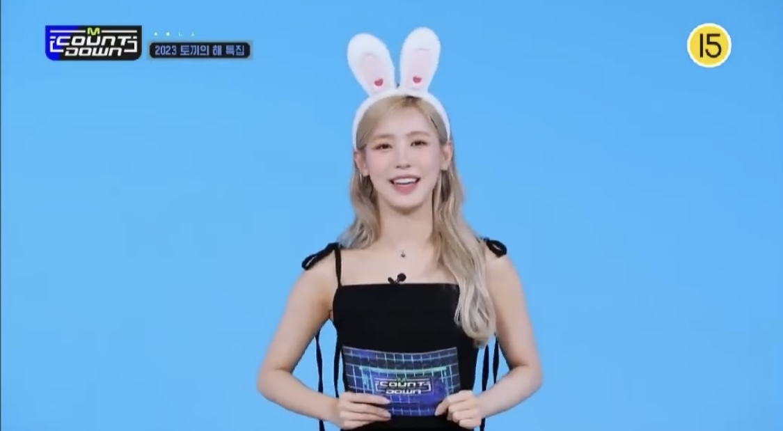 [잡담] 아이들 미연 흑토끼 룩 너무 귀여운 거 아니냐고 🐰 🖤 | 인스티즈