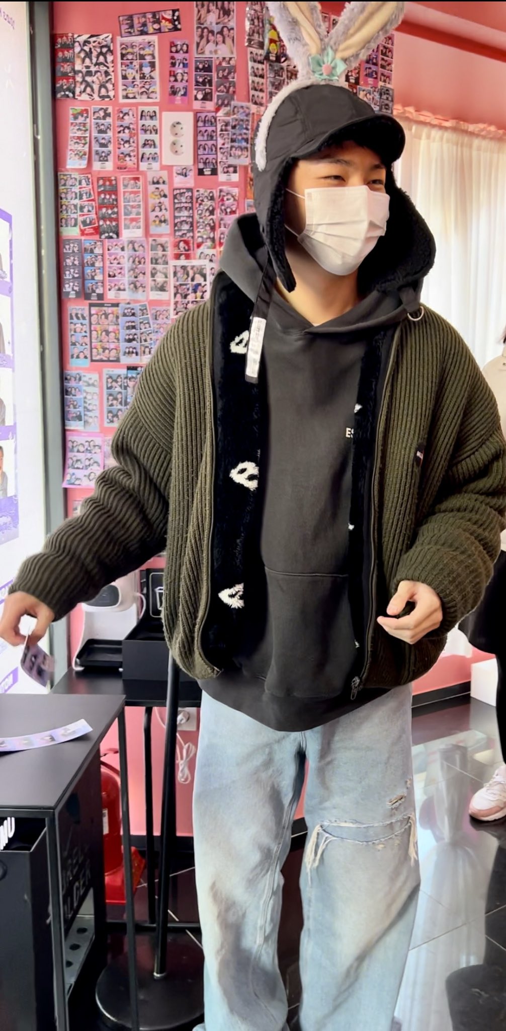 [잡담] 키노 본인 생카가서 팬들이랑 사진 찍음🥹 | 인스티즈