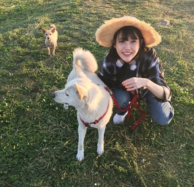 [잡담] 애드라 아이유 차기작.. 배역 설명 좀 봐봐..🥹🥹 | 인스티즈