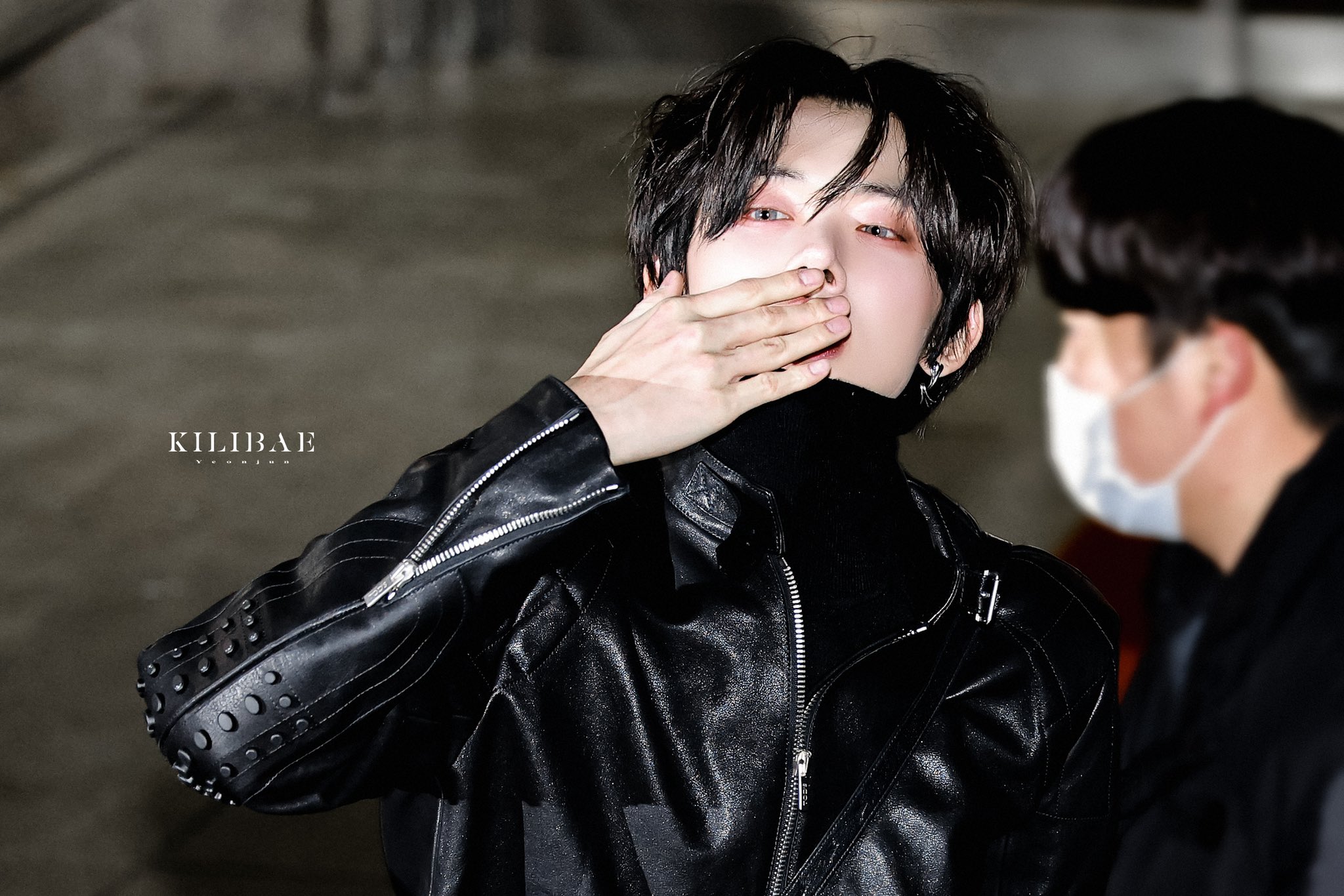 [잡담] 투바투 연준 뮤뱅 퇴근길 미쳤,,,, | 인스티즈
