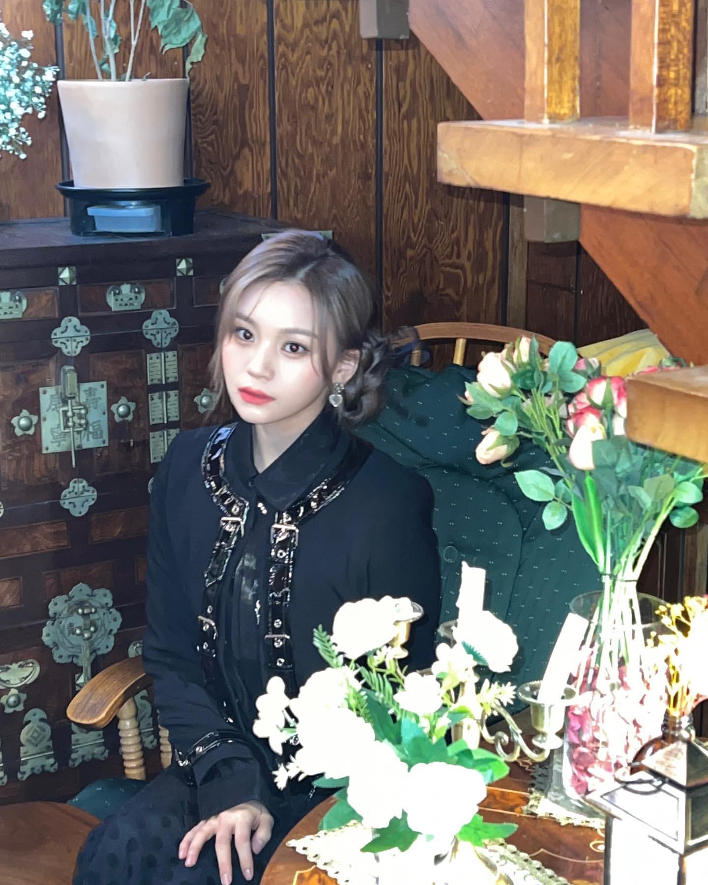 [잡담] 엄지 인스타 떴다 | 인스티즈