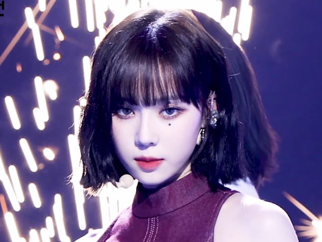[잡담] 윈터 초면에는 되게 화려하게 예쁜데 | 인스티즈