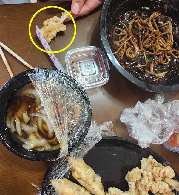 '탕수육'에 담배꽁초 들어가서 항의 했는데 ㄷㄷㄷ..jpg | 인스티즈