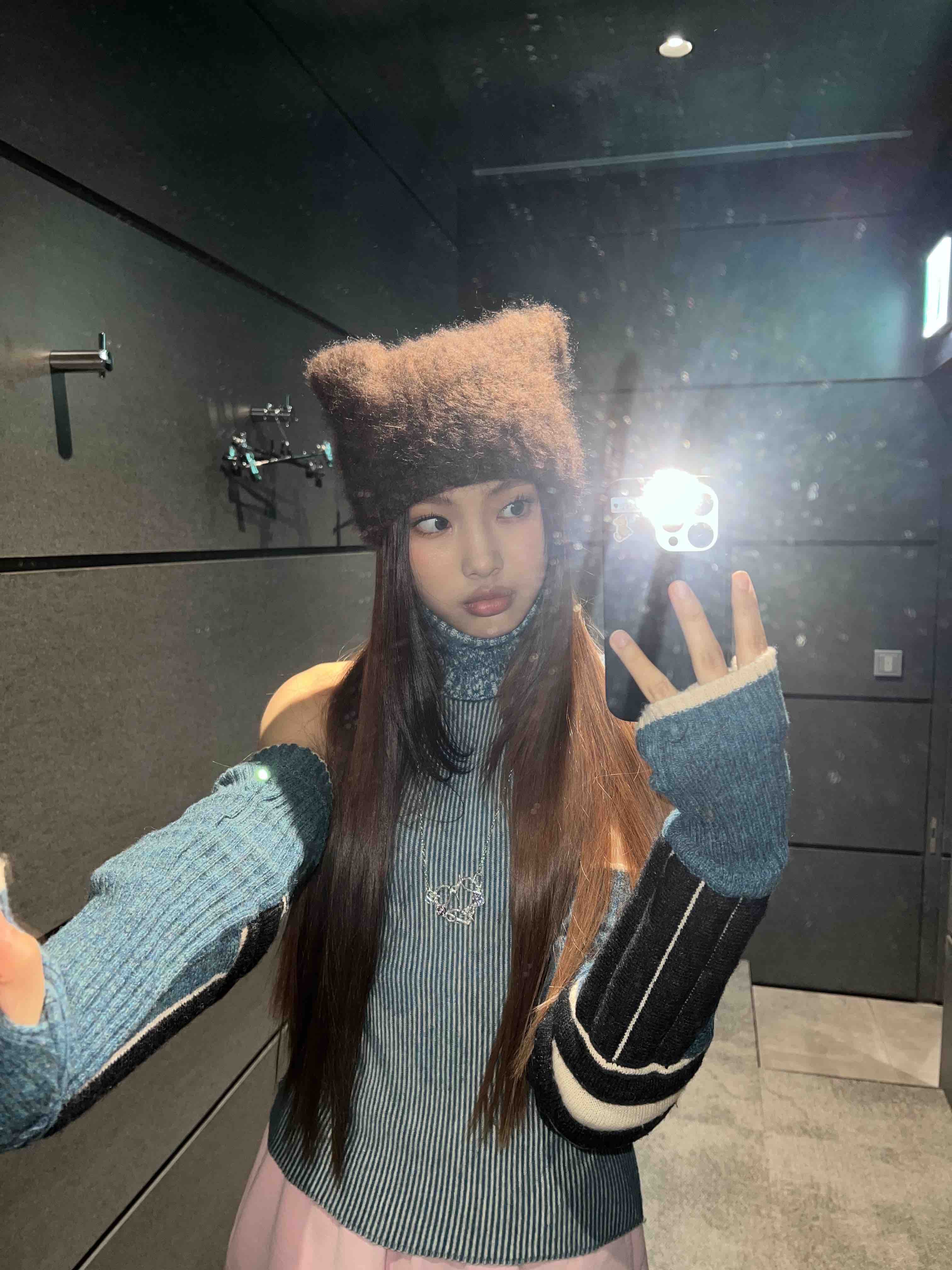 [잡담] 뉴진스 이 모자 ㄹㅇ 너무 잘 어울려 이름은 모름 | 인스티즈