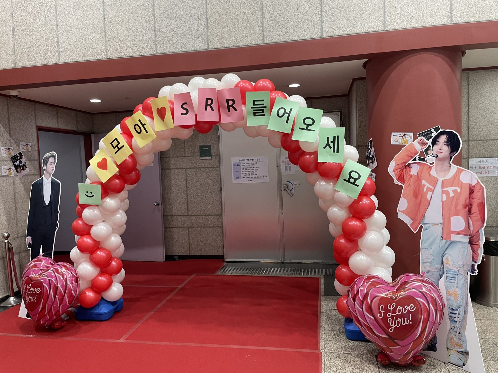 [잡담] 인가 엠씨 아이돌이 한 명이라 컴백 때 사력을 다 하는 거 ㅋㅋㅋㅋㅋㅋㅋ | 인스티즈