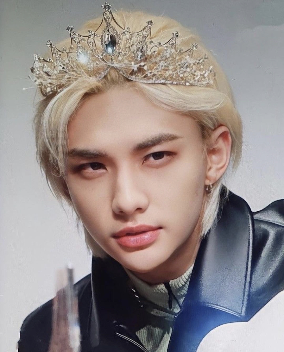 [잡담] 이런 턱 라인은 타고나야돼??? (짤 스키즈 현진) | 인스티즈