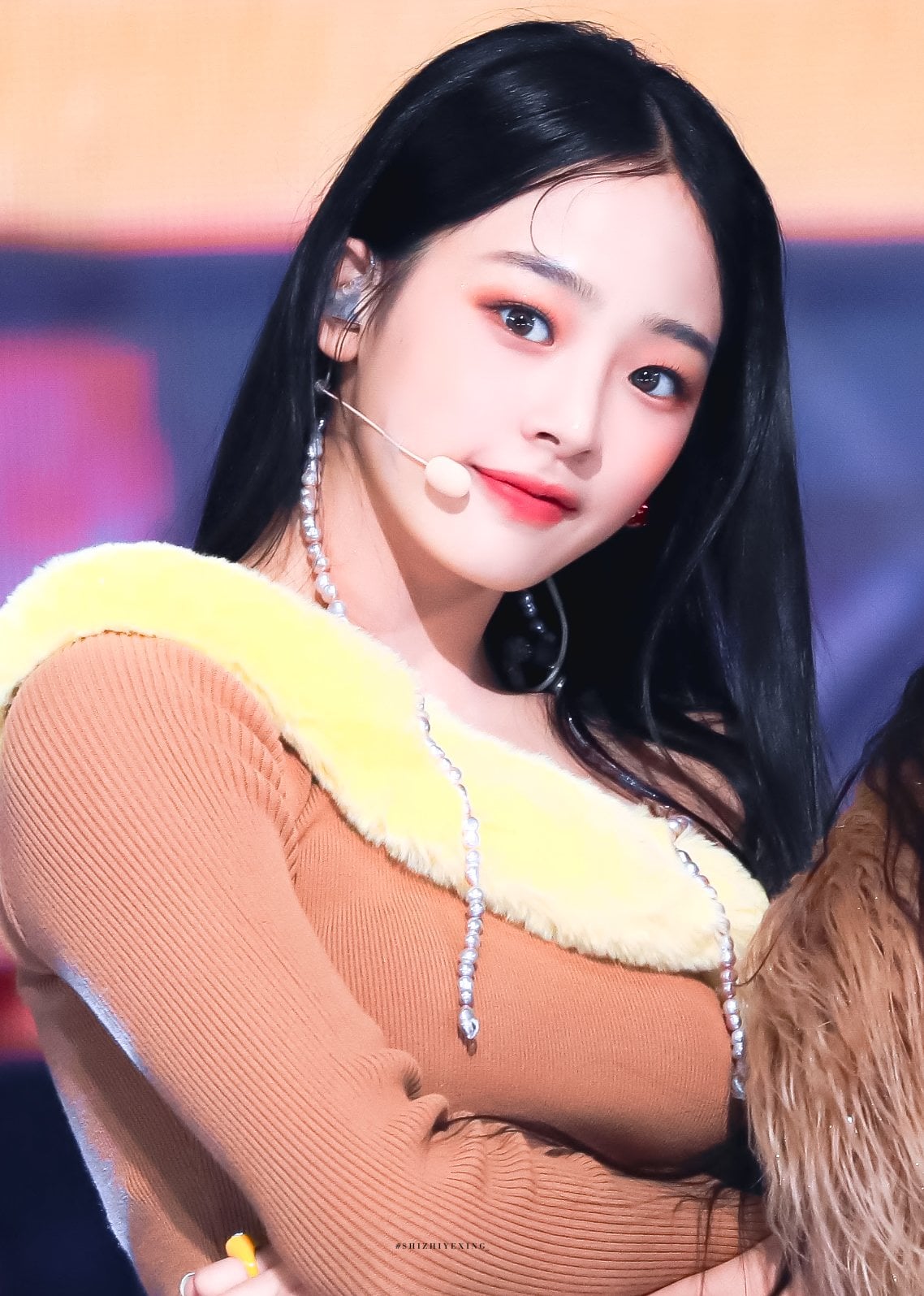 [잡담] 아니 민지 이렇게 생겨서 피어싱 많은거 너무 설렘 하.. | 인스티즈
