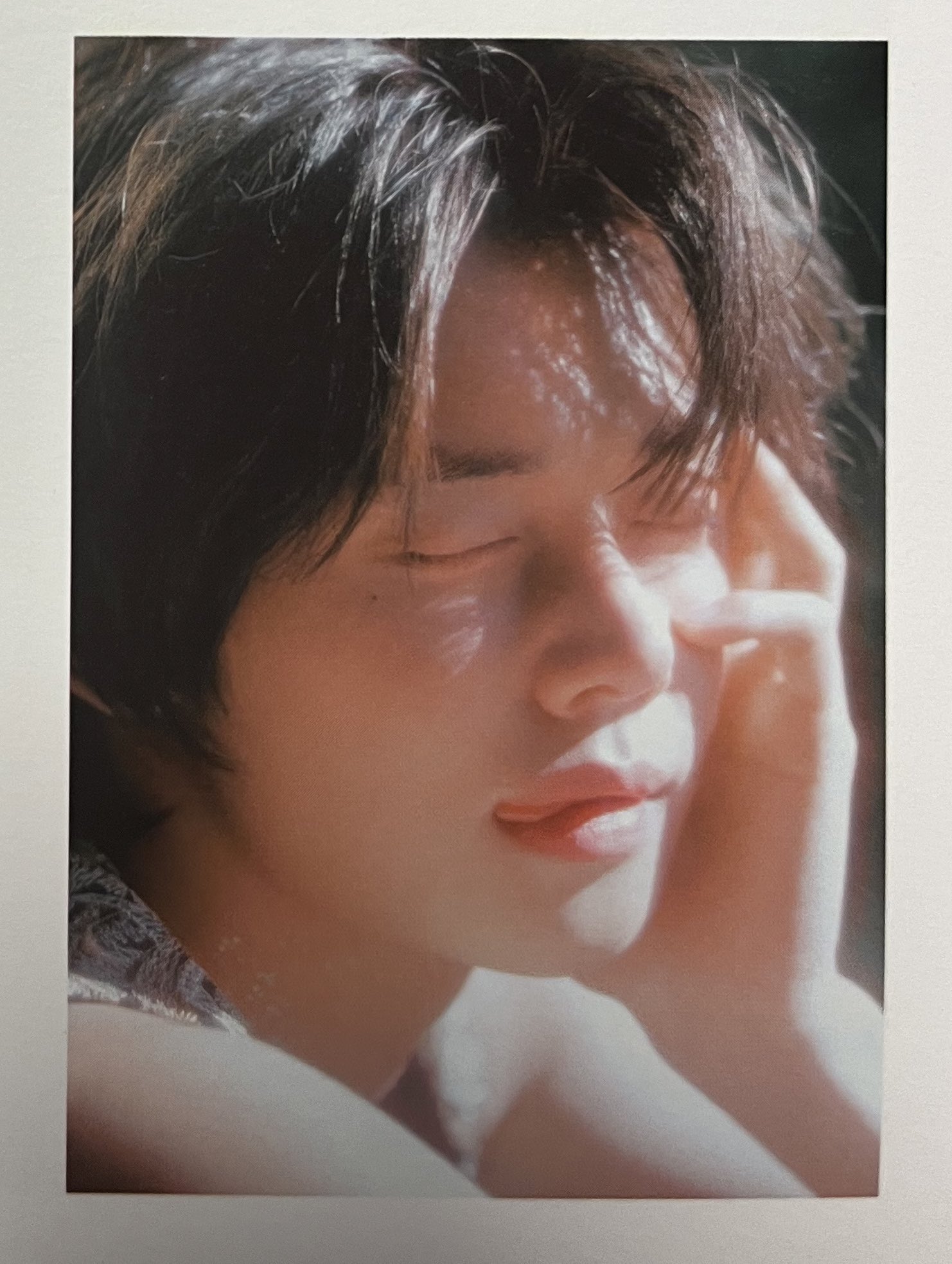[잡담] 투바투 앨범 보다가 뽀뽀할 뻔 | 인스티즈