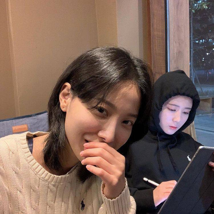 와 알고리즘 떠서 영상 정주행 중인데 이분 진짜 내가 봤던 사람 중에 젤 매력있고 예쁨 | 인스티즈