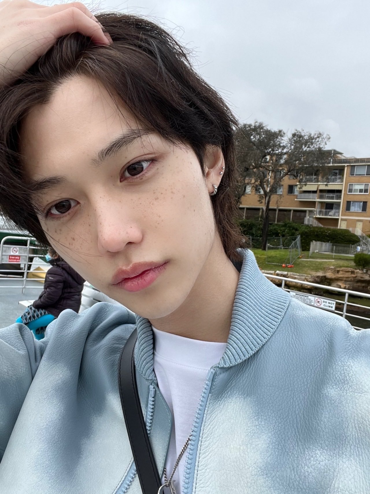 [잡담] 나 9년만에 아이돌 덕질 다시할거같아 필릭스 사진좀 더줘 제발 | 인스티즈