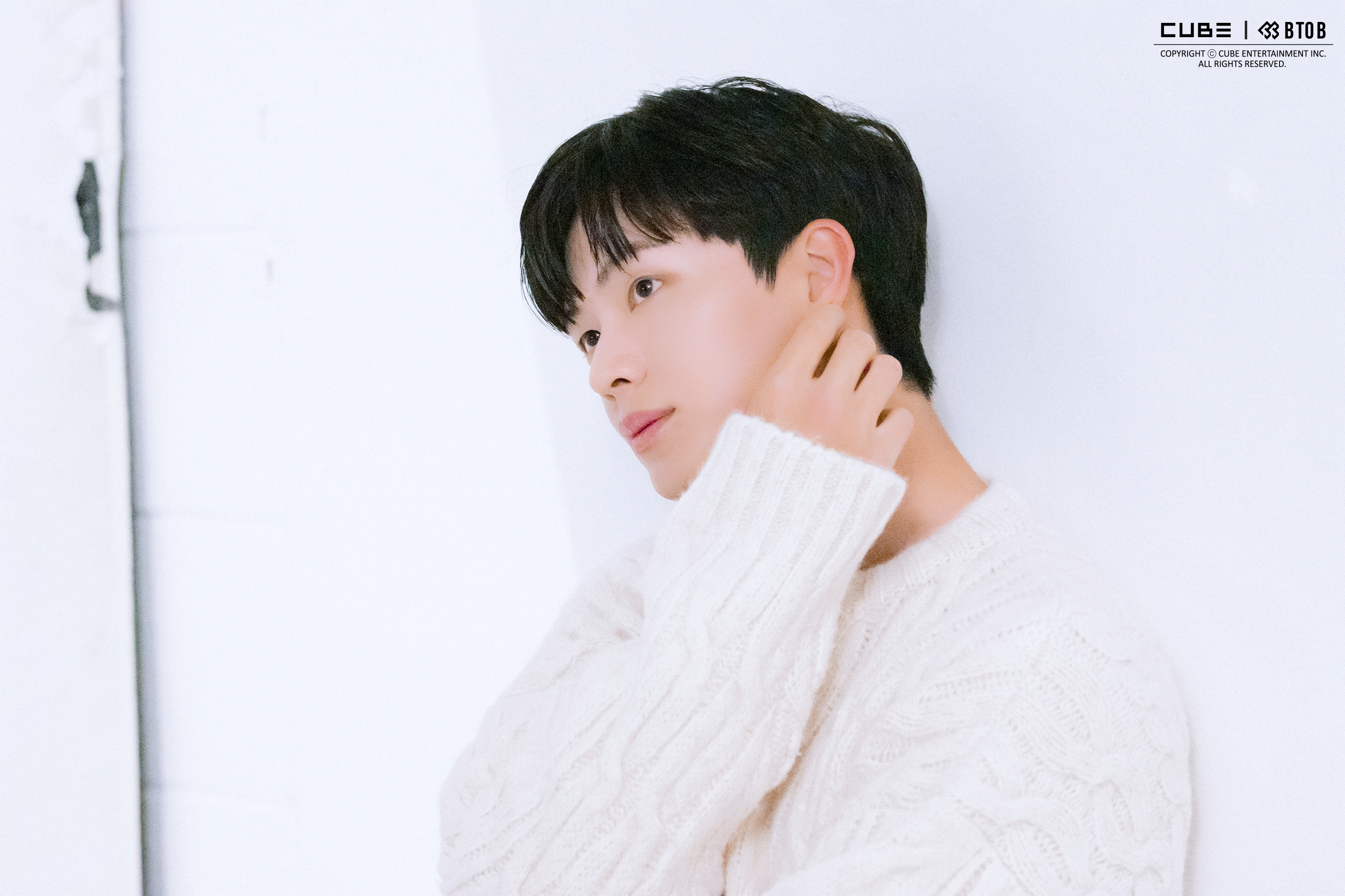[잡담] 육성재 프로필 비하인드 떴는데 좀 심하다 | 인스티즈