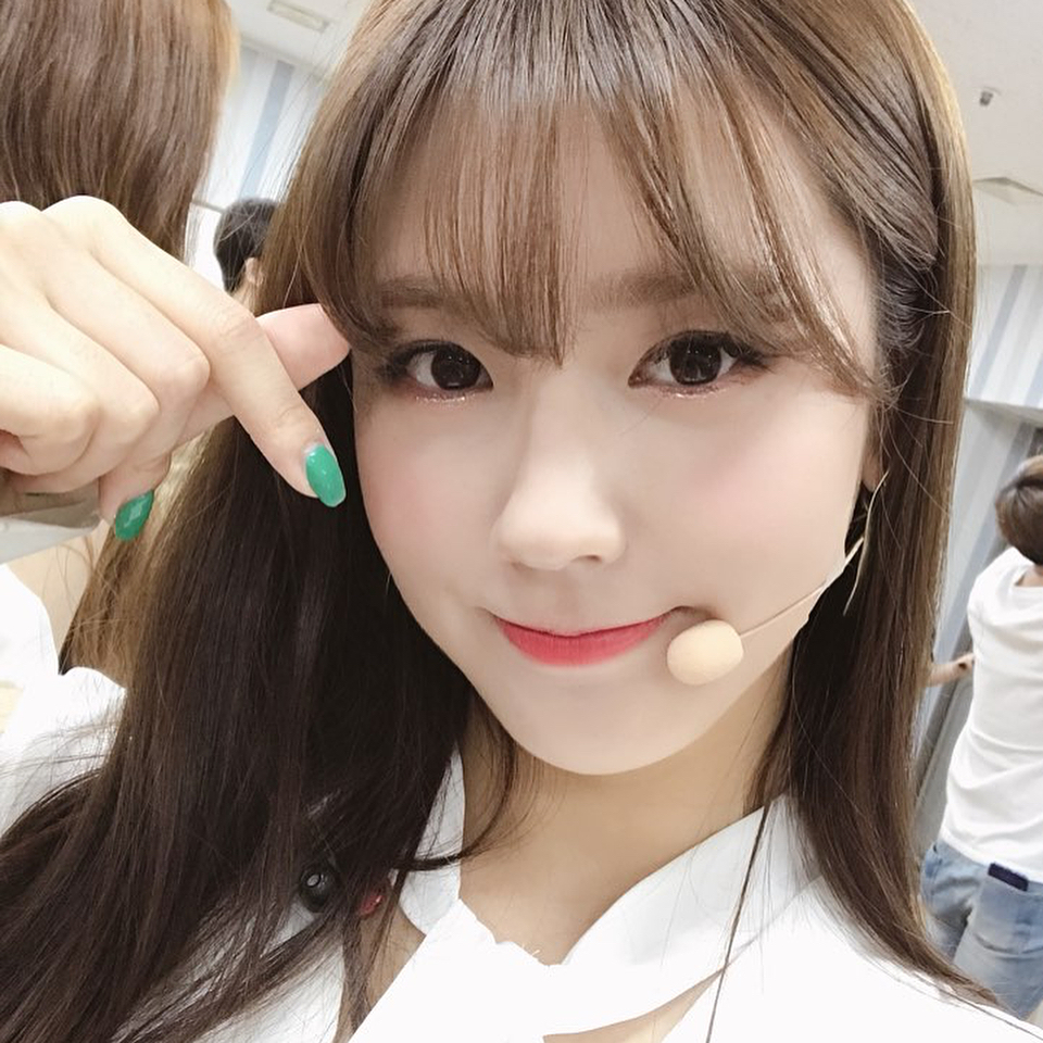 [잡담] 데뷔극초반 조미연 사진 구경하는데 볼살 어쩔겅미 | 인스티즈