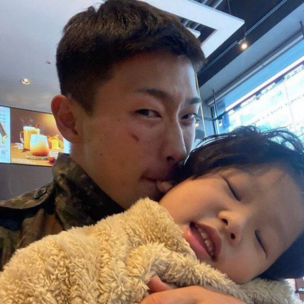 [잡담] 조규성 이 사진에 담긴 모든 것이 미치도록 좋다 | 인스티즈