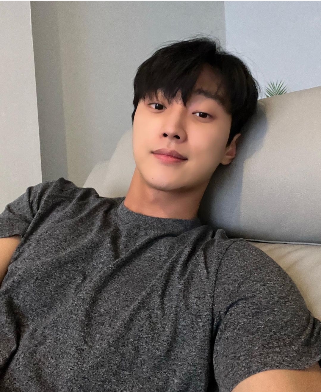 [잡담] 얘드라...진영 셀카 올라온 거 보고 인티하냐 | 인스티즈