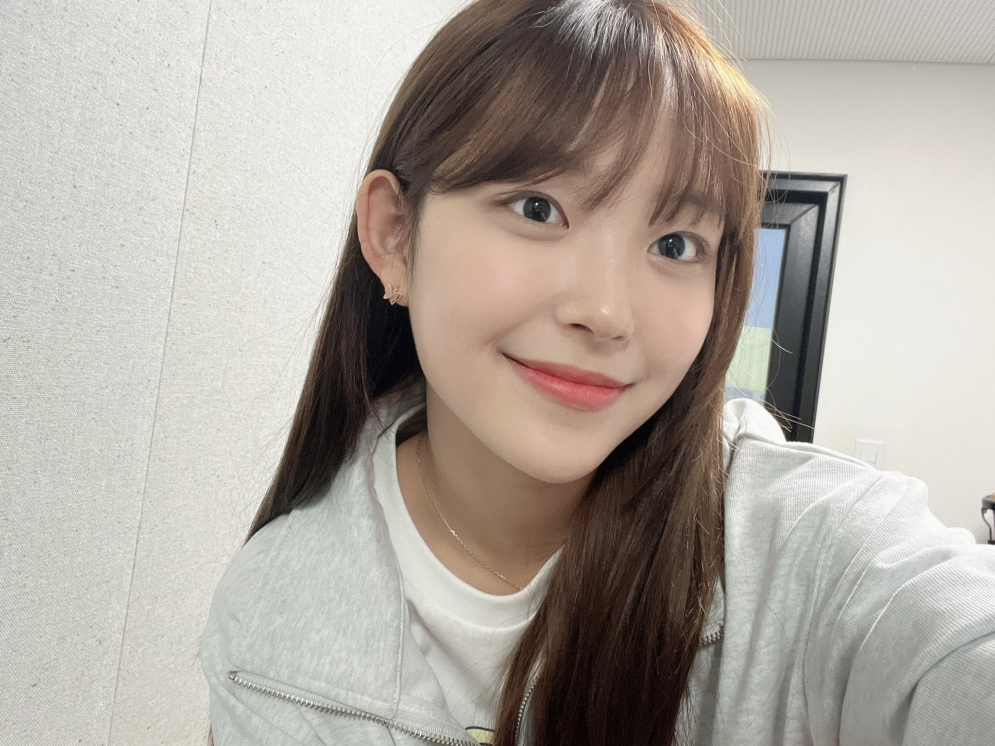 [잡담] 예쁘게 웃는 여돌 하면 누구 생각 나 ? | 인스티즈