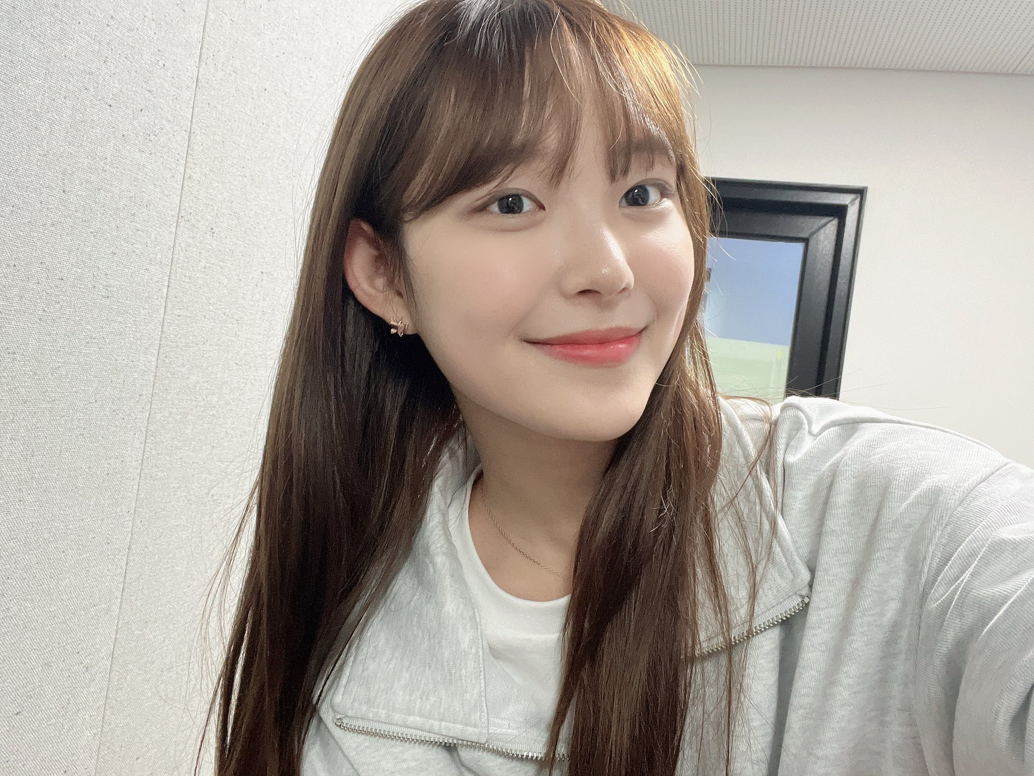 [잡담] 예쁘게 웃는 여돌 하면 누구 생각 나 ? | 인스티즈