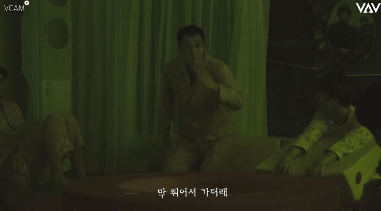 제대 기념 자컨에서 무서운 이야기하는 남돌 | 인스티즈