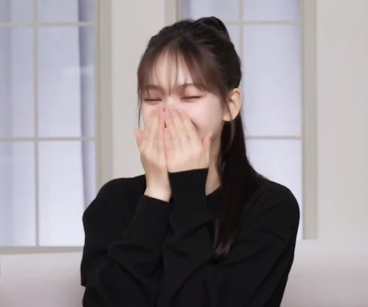 [잡담] 카리나 얼굴 더 작아진거같은데 | 인스티즈