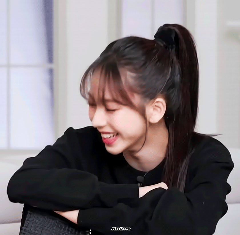 [잡담] 카리나 얼굴 더 작아진거같은데 | 인스티즈